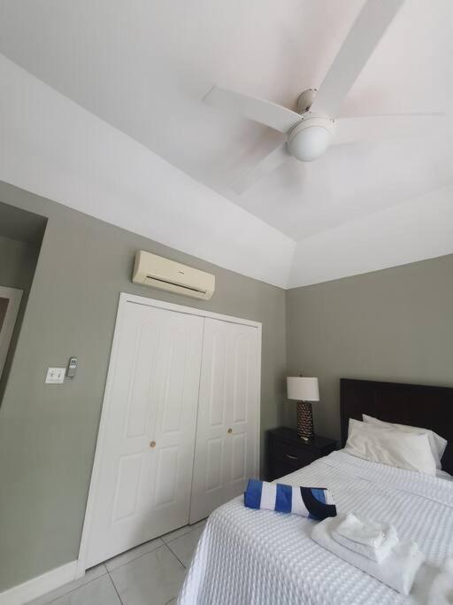 Townhouse By The Bay, Little Bay Country Club ,Negril Orange Bay Exterior foto