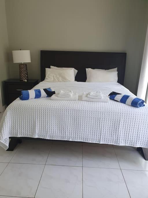 Townhouse By The Bay, Little Bay Country Club ,Negril Orange Bay Exterior foto